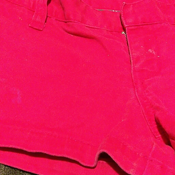 Shorts - Picture 2 of 3